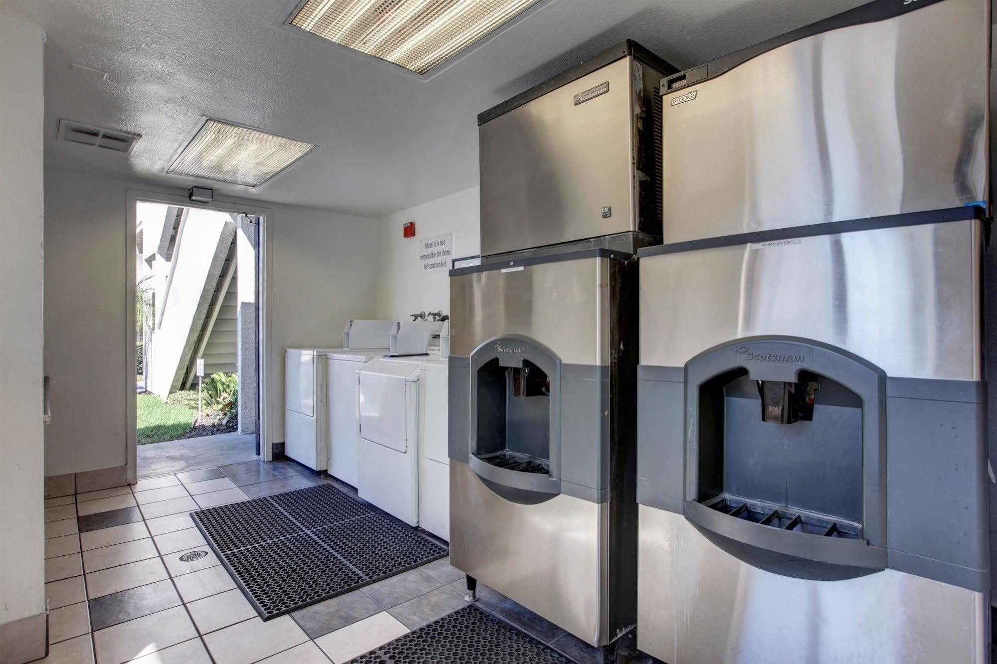 Motel 6-Bellflower, Ca - Los Angeles Exteriör bild